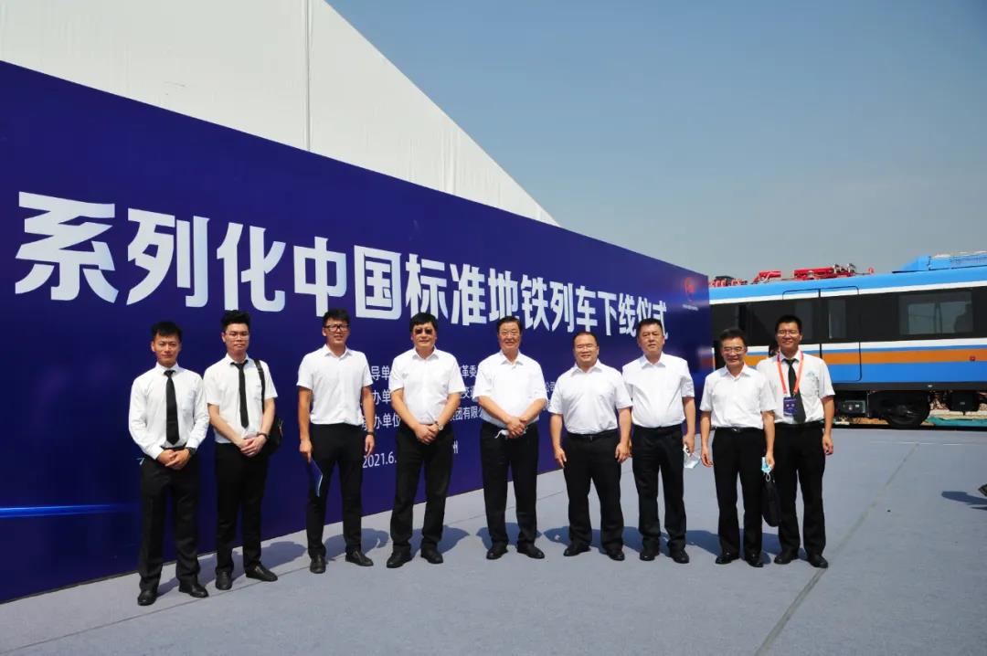 宏发产品正式列装首列中国标准地铁列车.jpg